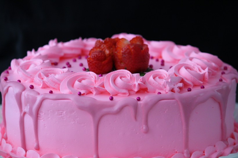 美味好吃的草莓蛋糕图片