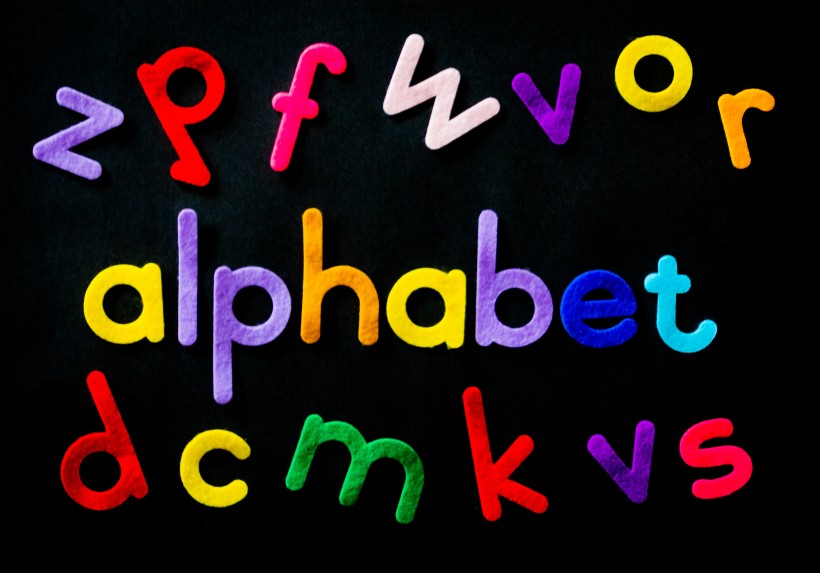 彩色英文字母素材图片
