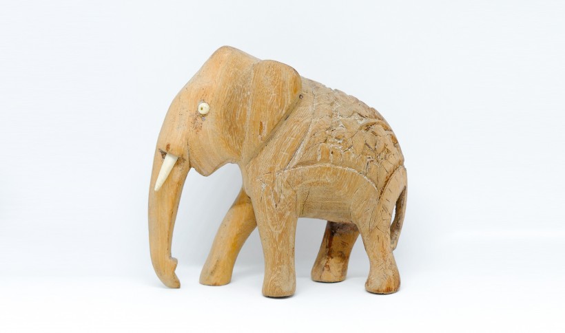 大象雕刻小摆件图片