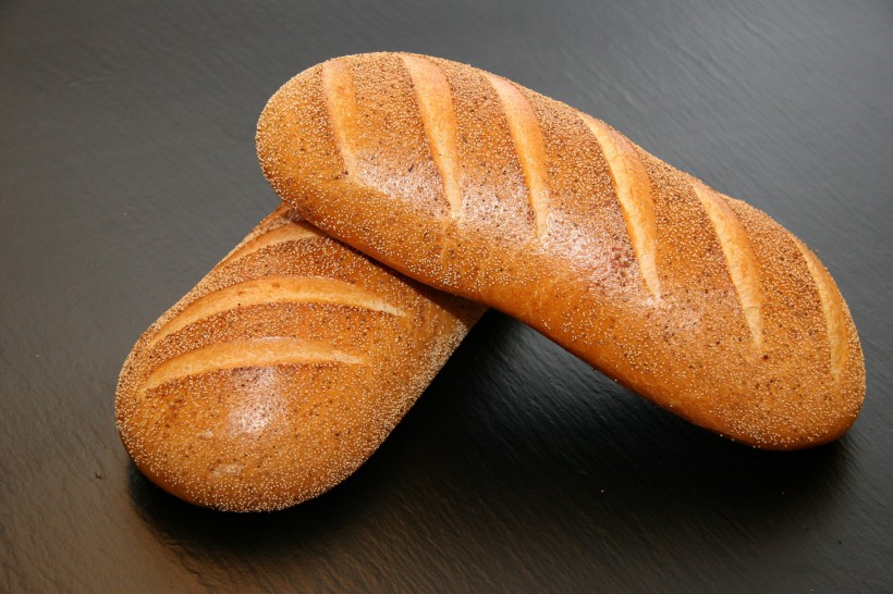 健康的谷物面包图片