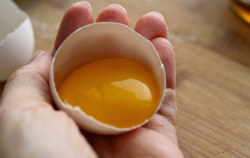营养丰富的鸡蛋蛋黄图片