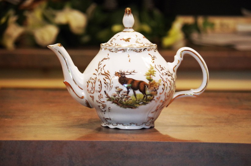 瓷器茶壶茶杯图片