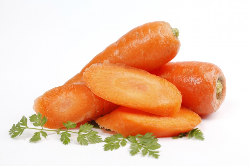橙色新鲜营养胡萝卜图片
