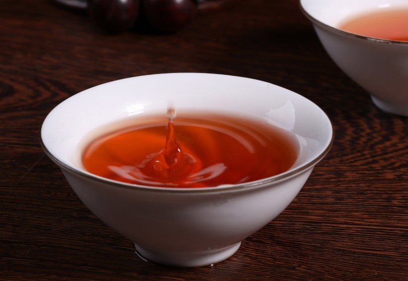 普洱茶红色茶汤图片