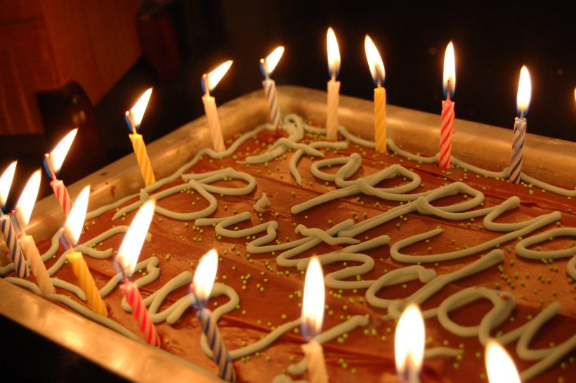 暖心的生日蛋糕图片