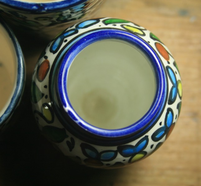 陶瓷杯子和碗图片