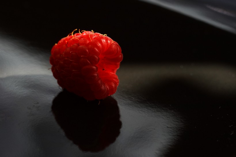 鲜红的树莓图片