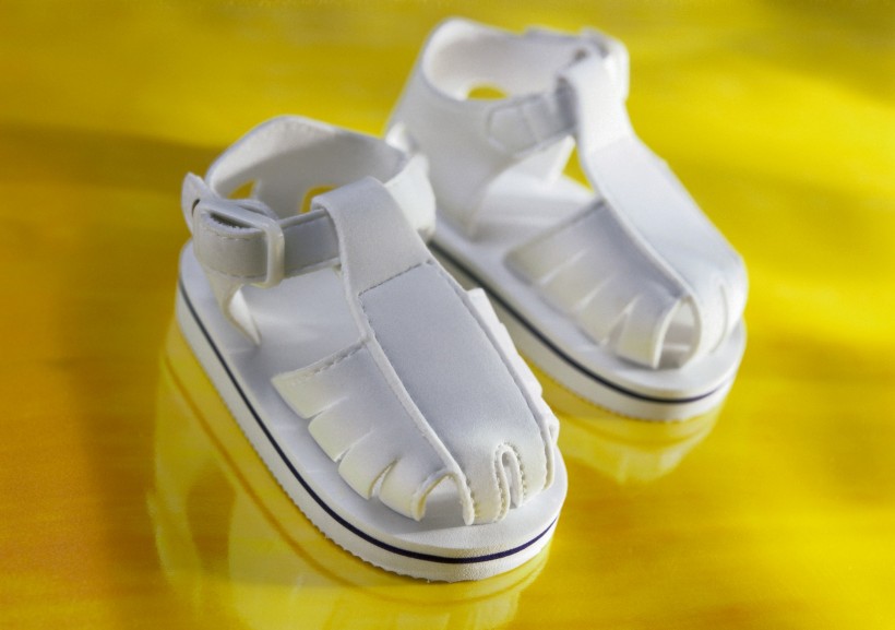 婴儿衣服鞋子图片