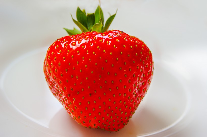 酸甜可口的红色草莓图片