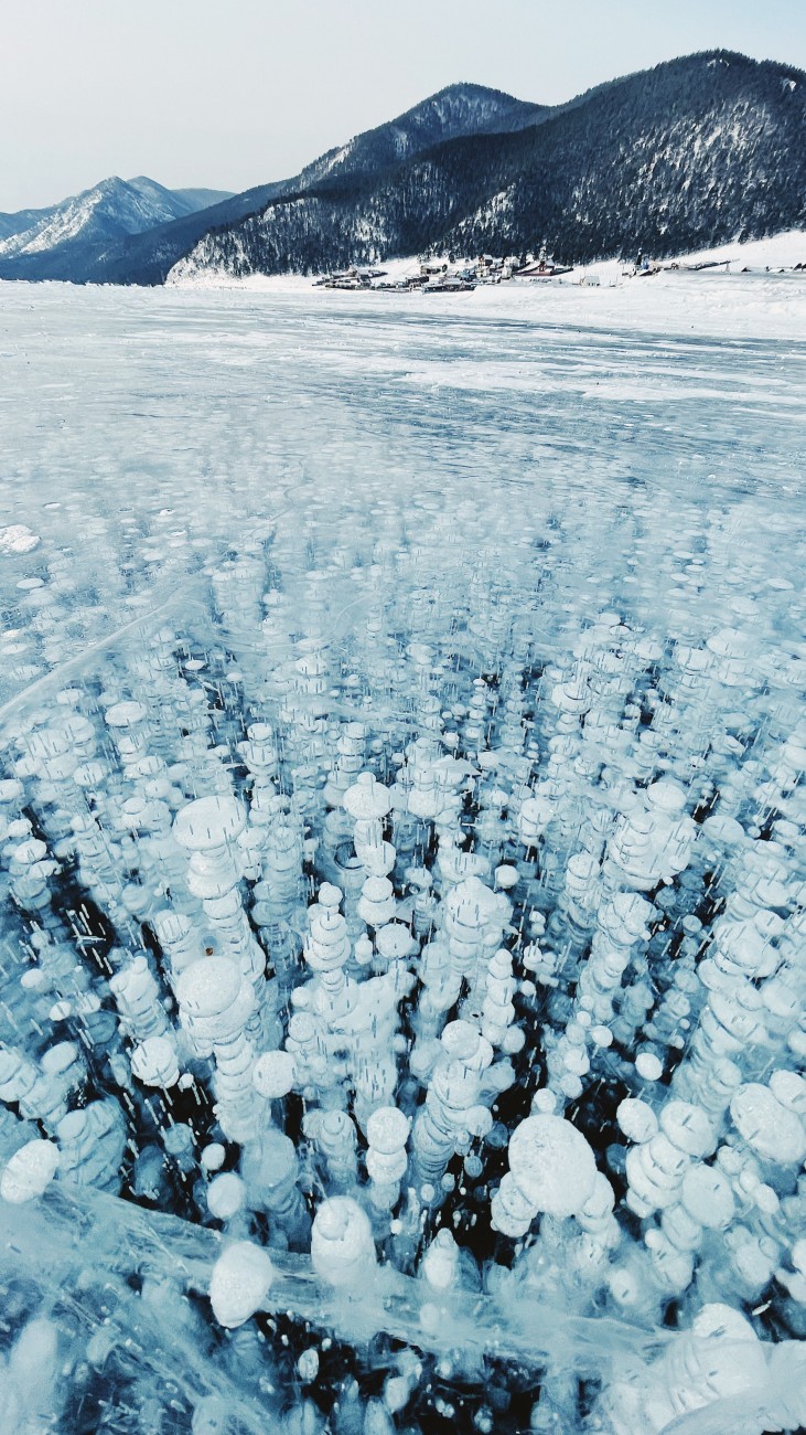 冬季结冰的河面图片