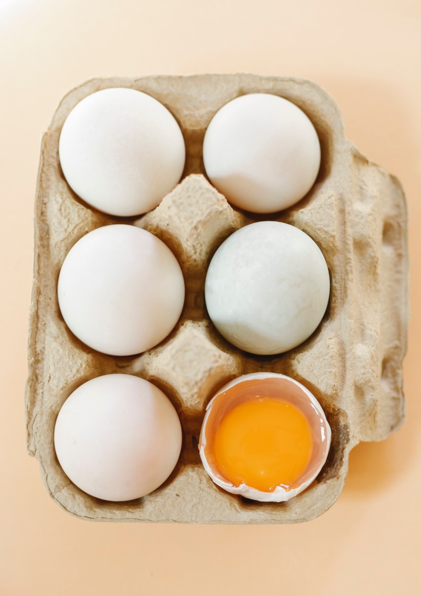 新鲜食用的鸡蛋图片