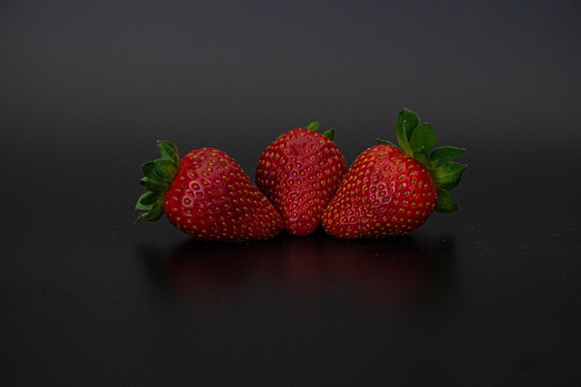 酸甜爽口的草莓图片