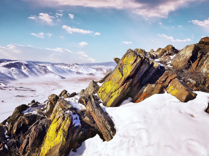 白雪皑皑的冬季景色图片