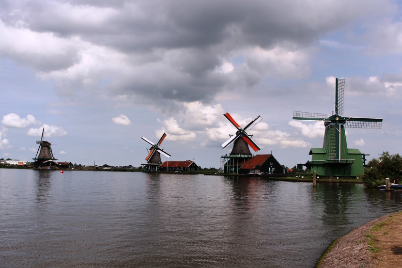 实用好看的荷兰风车建筑风景图片