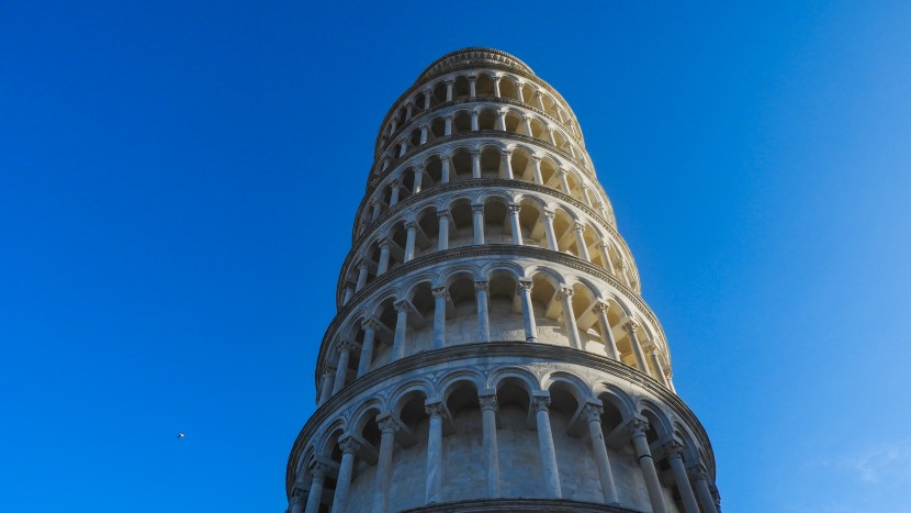 意大利比萨斜塔建筑风景图片