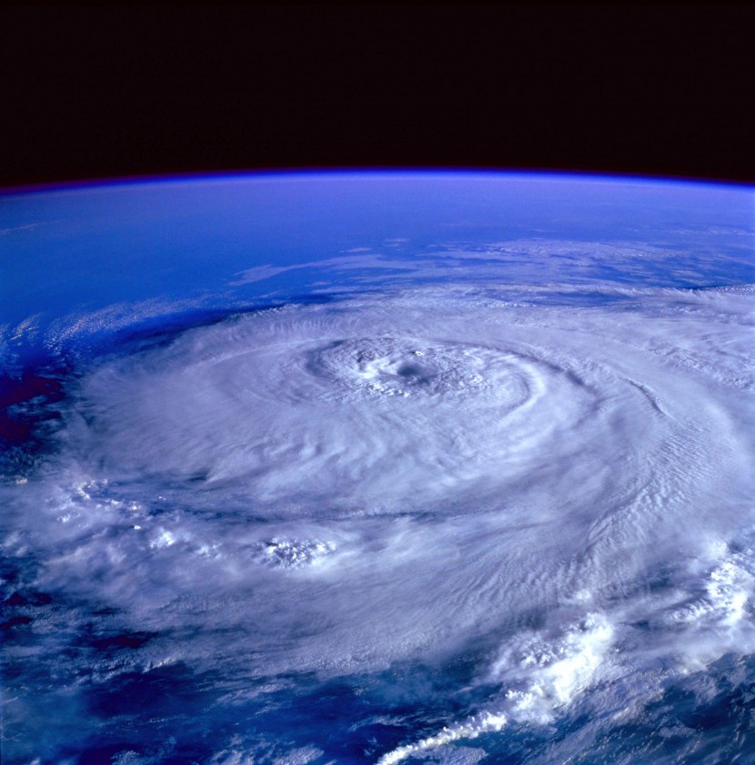 飓风卫星云图图片