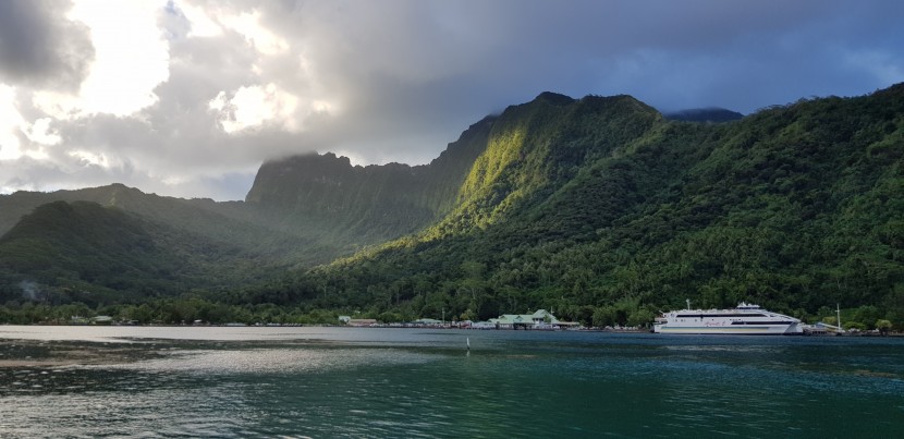 法属波利尼西亚莫雷阿岛自然风景图片