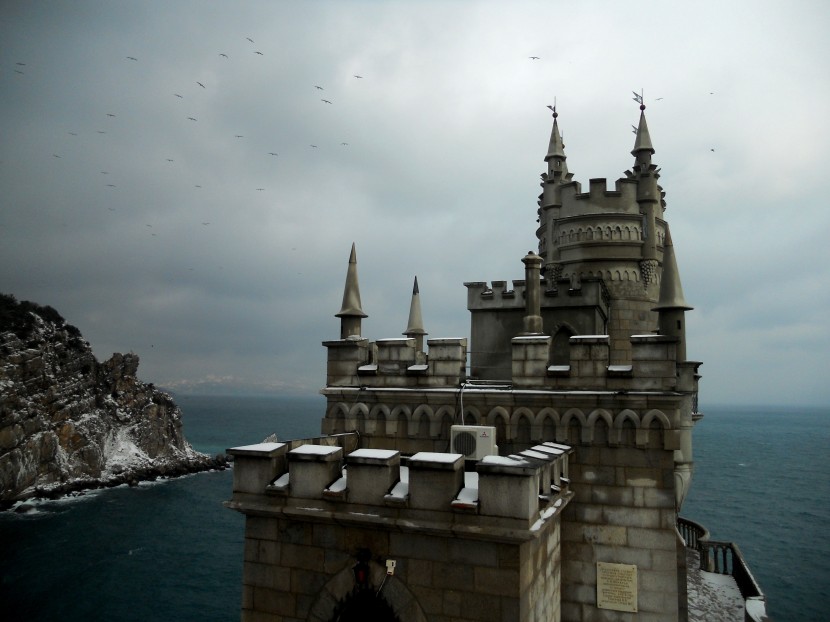 乌克兰燕子巢城堡风景图片