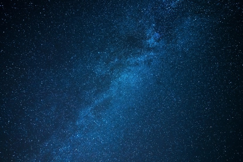 璀璨耀眼的银河星空风景图片