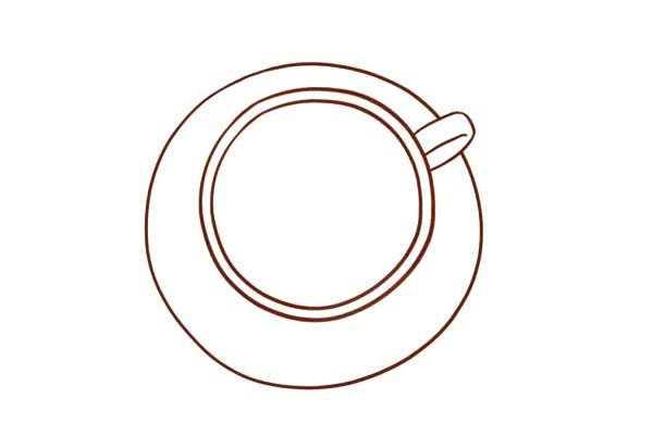 4.杯子外围接着画出一个大圆，作为咖啡杯的盘子轮廓。