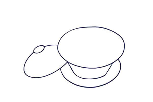 4.茶杯下面围绕底部画一个半圆，作为茶杯的托盘。