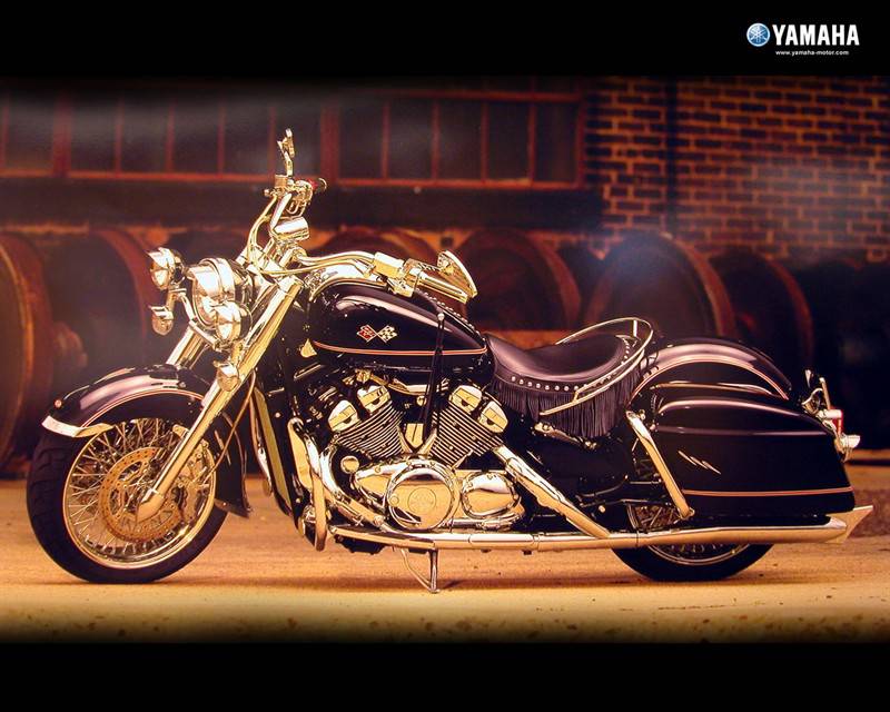 酷炫帅气的Yamaha摩托车高清桌面壁纸