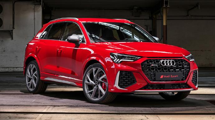 一组红色绿色的Audi RSQ3 Sportback奥迪图片