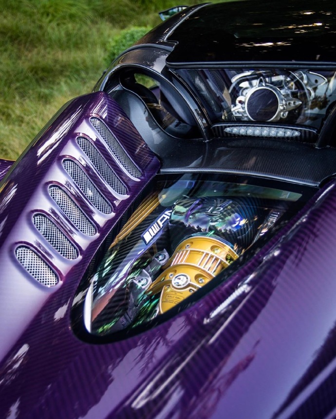 炫酷帅气的紫色帕加尼超级跑车图片