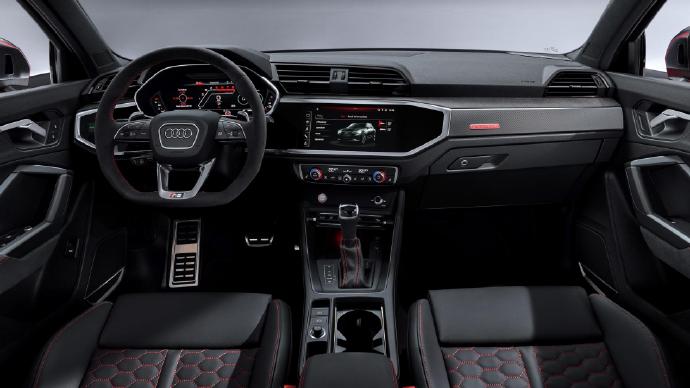 一组红色绿色的Audi RSQ3 Sportback奥迪图片