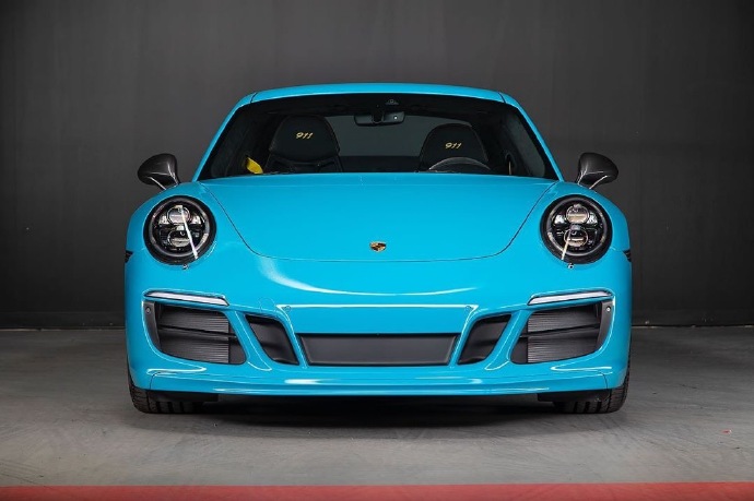 一组蓝色2018 Porsche 911 T图片欣赏