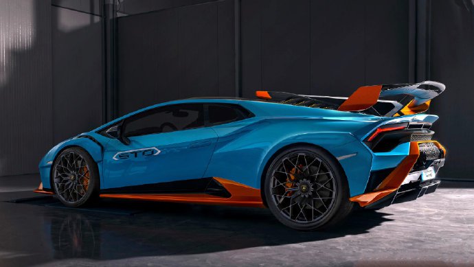 蓝色的Lamborghini Huracan STO图片