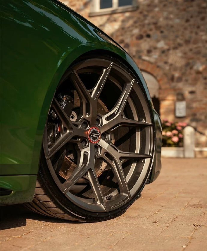 一组绿色的奥迪RS4汽车图片