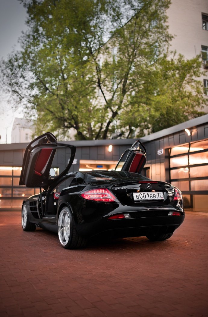 Mercedes Benz Mclaren SLR，太酷了