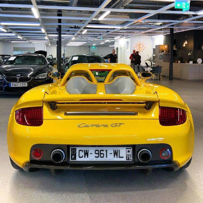 非常吸睛的黄色保时捷Carrera GT图片