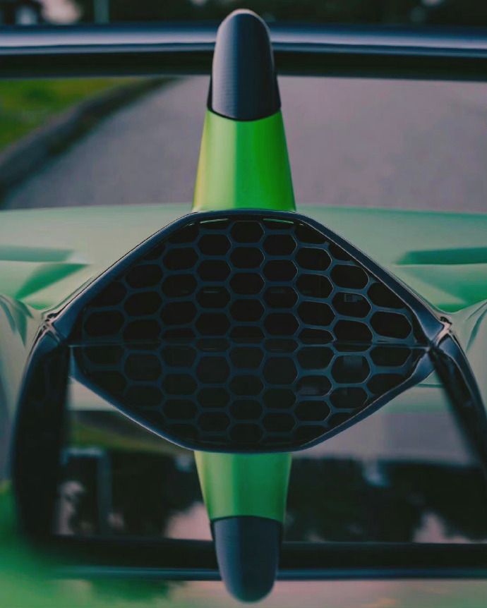 绿色的兰博基尼 Aventador SVJ图片