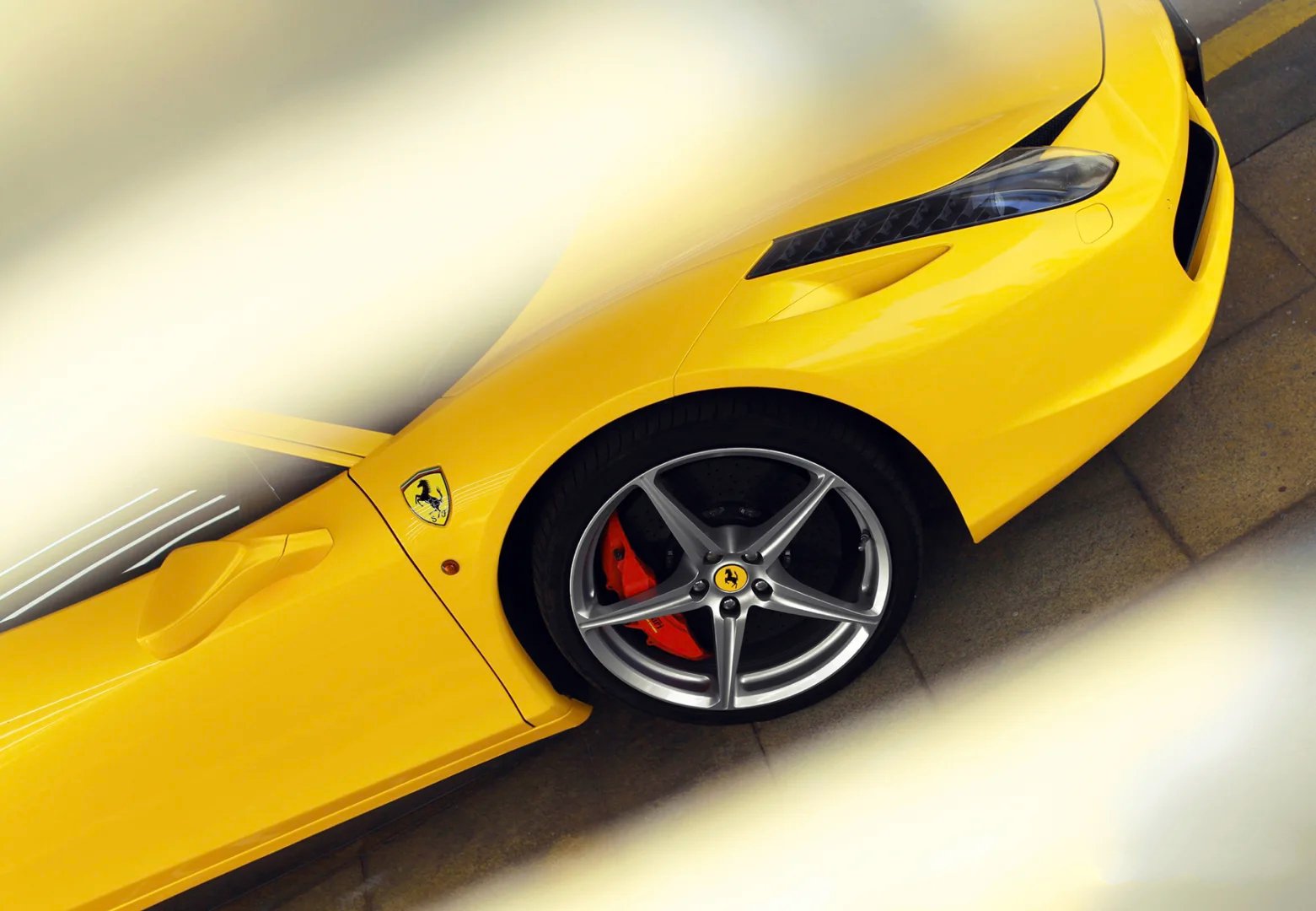 一组黄色的法拉利458跑车图片