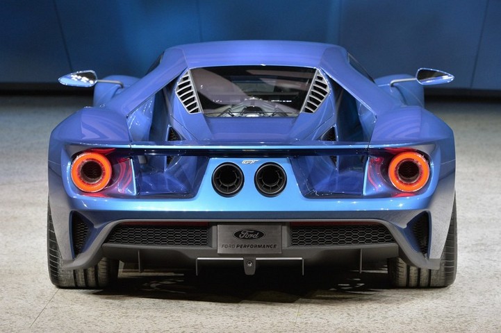 蓝色顶级豪华车福特GT汽车图片