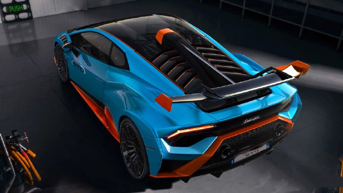 蓝色的Lamborghini Huracan STO图片