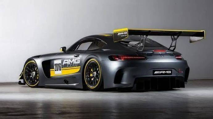一组奔驰AMG GT3 赛车图片