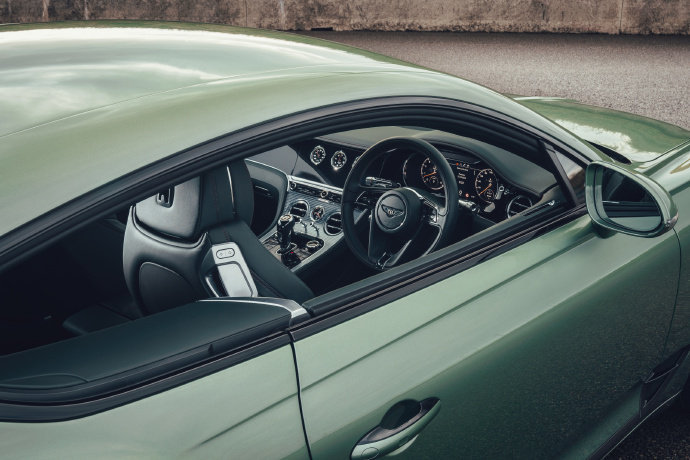 Bentley Continental GT V8，线条好美