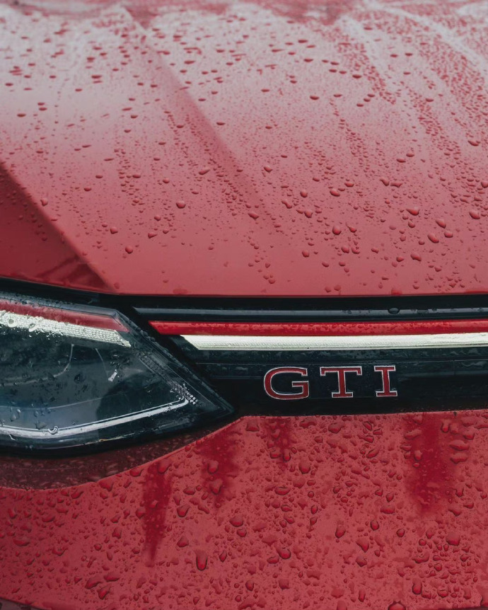 红色的大众Golf GTI Clubsport 45汽车图片