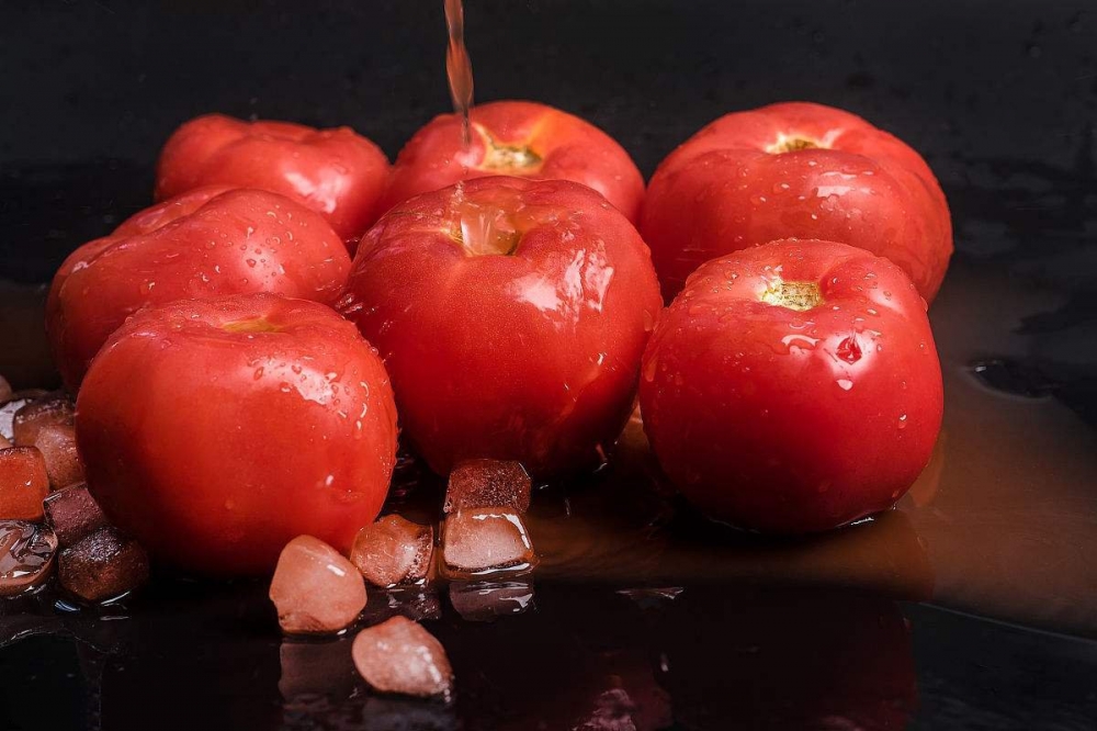 一组意境感超美的红红的番茄图片欣赏