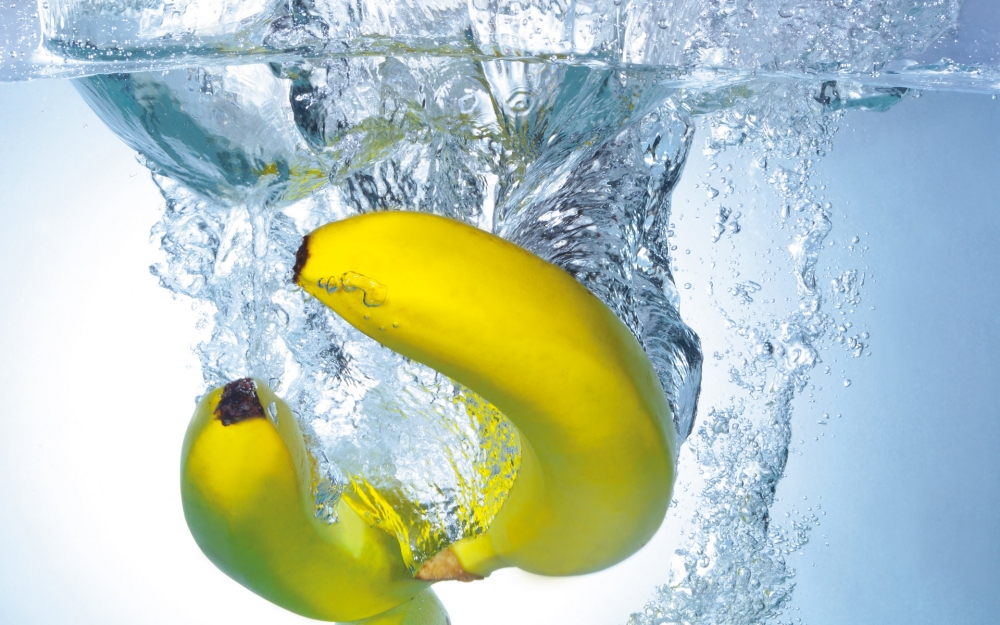 一组超有意境感的水中香蕉高清图片欣赏