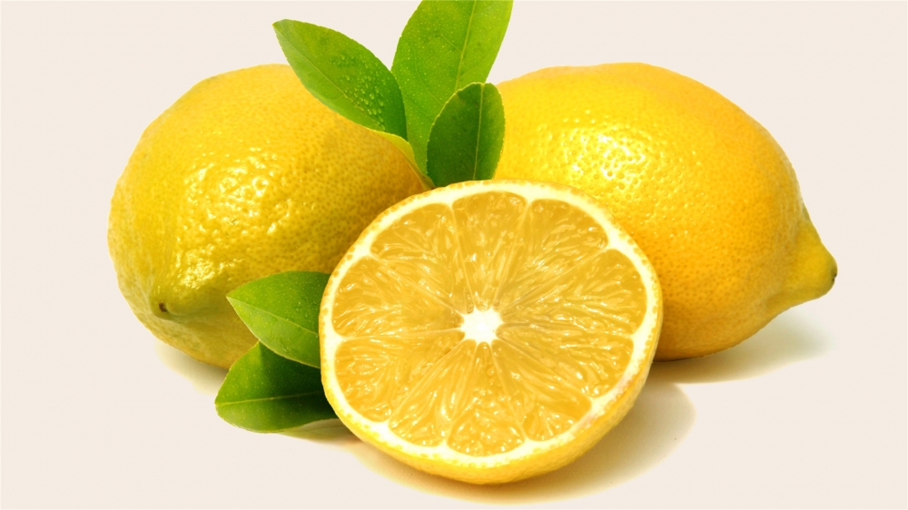 对美容养颜很有帮助的小柠檬图片