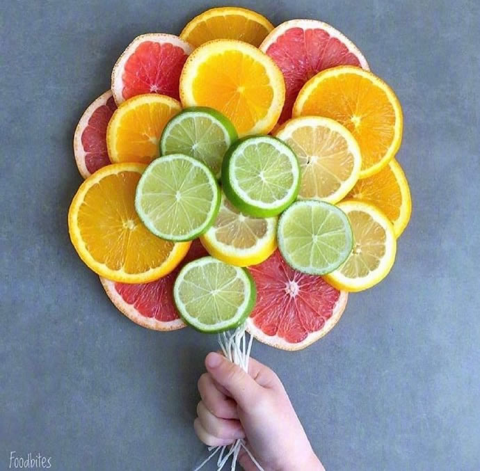 一组超有创意的可爱水果拼盘图片