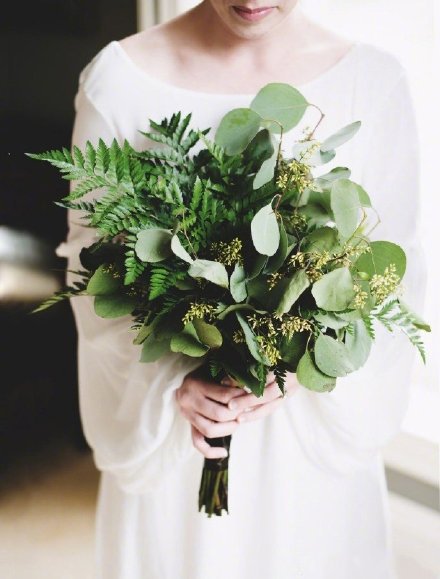 来自大自然的新娘手捧花，仅用绿叶，就能体会到浪漫与优雅