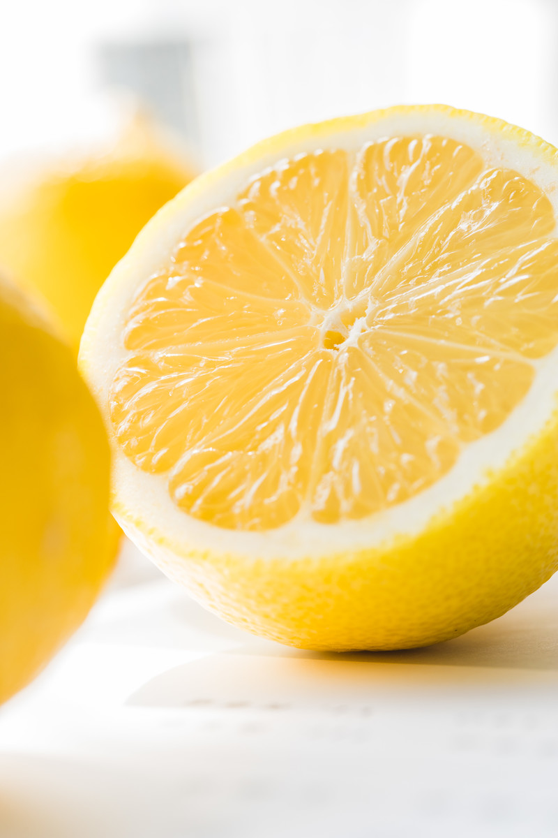 成熟柠檬淡黄色小清新唯美图片