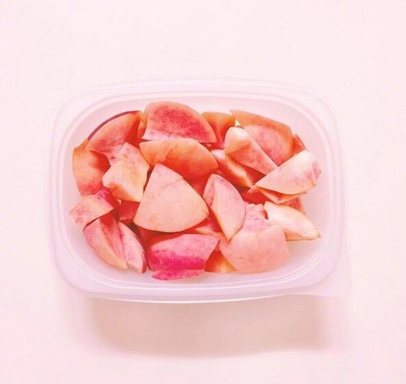 一组粉红可口的桃子图片
