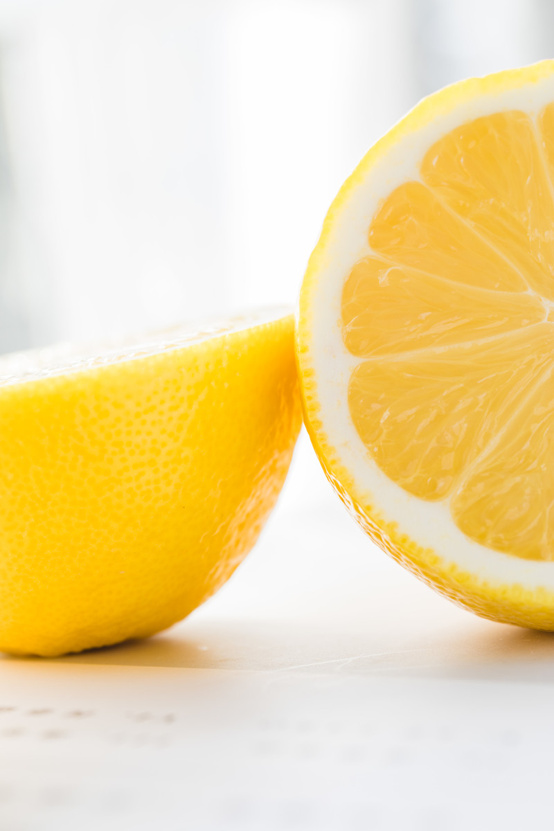 成熟柠檬淡黄色小清新唯美图片