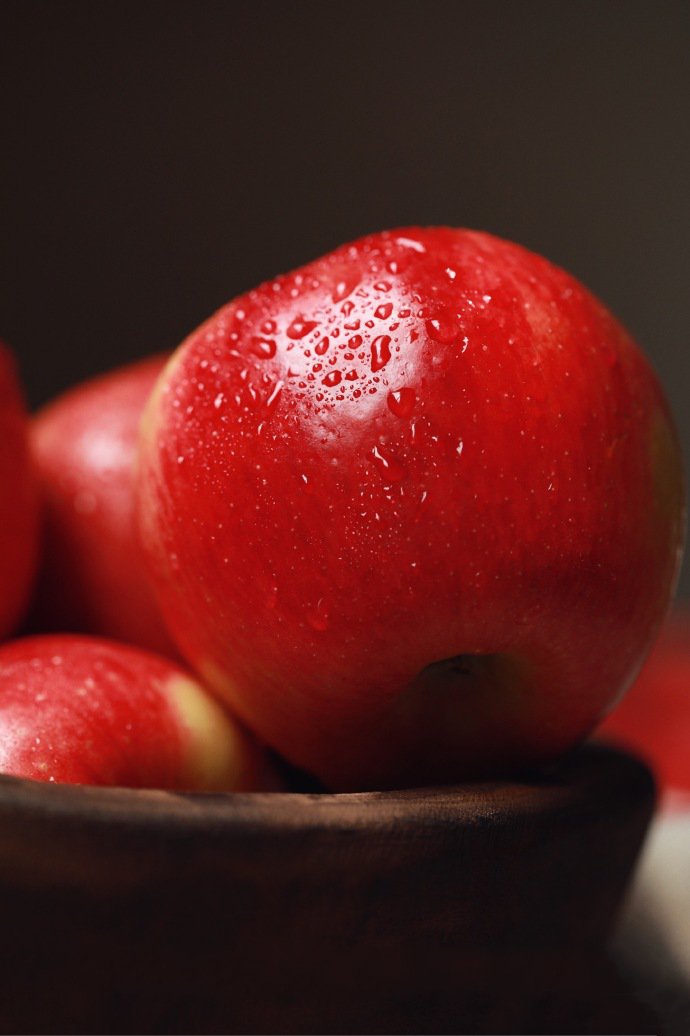 一组红红的超有意境感的苹果图片